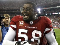 Dansby Signs Five-Year Deal With Dolphins