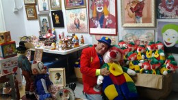 Man Inherits 13,000-Piece Clown Collection