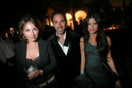 Party On The Island: Concert Attendees Sip Cocktails on La Isla Bonita