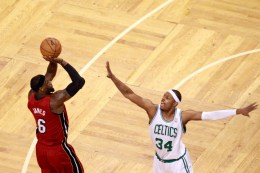 Game 6 in Photos
