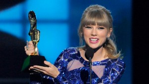 Taylor Swift Leads at Billboard Music Awards