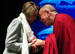 China Scolds U.S. After Dalai Lama Award