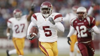 Reggie Bush Joins Dolphins