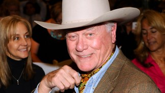 Cancer Doesn't Keep Larry Hagman From "Dallas" Reboot
