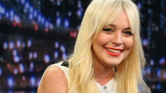 Lindsay Lohan Returns To SNL