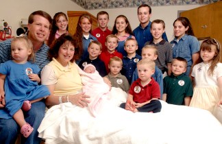 Famously Large Families: Duggars Welcome #19