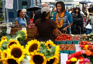 Michelle Obama Shopping at the New Farmer's Market