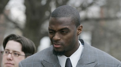 LEBANON - JANUARY 14: New York Giants wide receiver Plaxico Burress winks at a supporter as he arrives at the Lebanon County Courthouse January 14, 2009 in Lebanon, Pa. Burress is scheduled to appear LEBANON - JANUARY 14: New York Giants wide receiver Plaxico Burress winks at a supporter as he arrives at the Lebanon County Courthouse January 14, 2009 in Lebanon, Pa. Burress is scheduled to appear