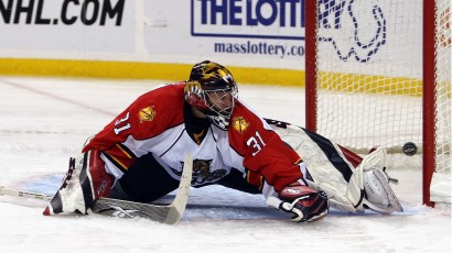 OSTON - FEBRUARY 24:  Craig Anderson #31 of the Florida Panthers is unable to stop a shot by Byron Bitz of the Boston Bruins on February 24, 2009 at the TD Banknorth Garden in Boston, Massachusetts. T