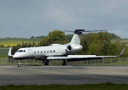 Congress is backing away from a plan to buy four Gulfstream 550s for VIPs to fly around in.