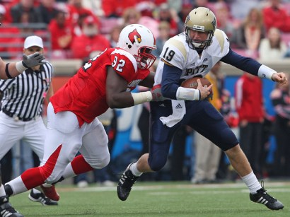 Willie Williams in action -- without a bag of contraband on his person. 