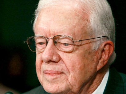 Jimmy Carter's "racism" charge does not help President Obama. 