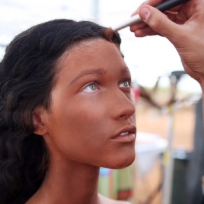 A model preps to become part of another race on "Top Model."