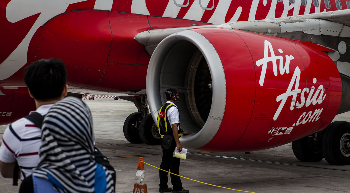Heavy Shaking Forces Plane to Make Emergency Landing