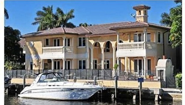 Squatter Finally Booted From This $2.5 Million Florida Mansion