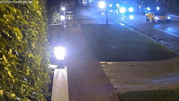 [MI] Surveillance Video: Justin Bieber's Rented Lamborghini on Pine Tree Drive Before Arrest