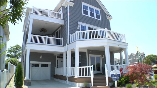Square Feet: Beachfront North Living