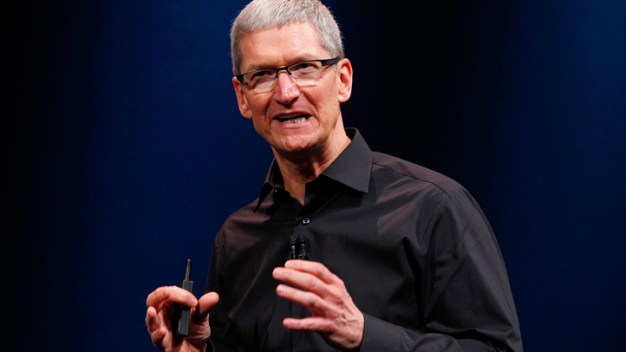 Lawmakers Grill Apple CEO Over Avoiding Billions in Taxes