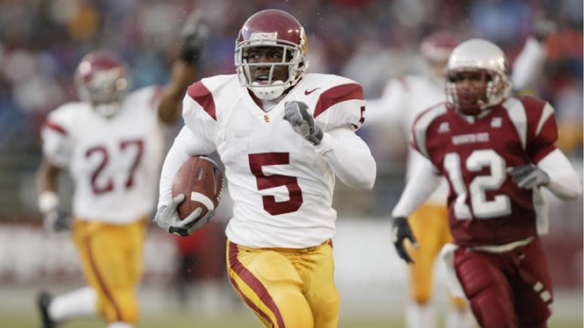 Reggie Bush Joins Dolphins