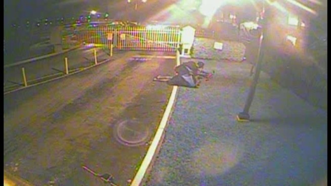 Fort Lauderdale Police are looking for a man who brutally beat and robbed a man on a bicycle.