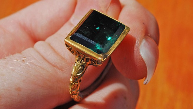 Treasure Hunters Find $500k Ring at Wreck