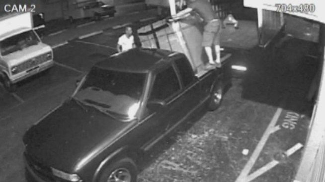A group of suspects stole cell phones and perfume worth millions when they stole a truck from Excel Express Cargo last month, police said. Shipping company manager Raidy Parra and Lenny Sosa, who had bought the products to sell them wholesale in Venezuela, talk about the massive theft. After the suspects unloaded the goods, the cargo truck they stole was later found empty some blocks away.