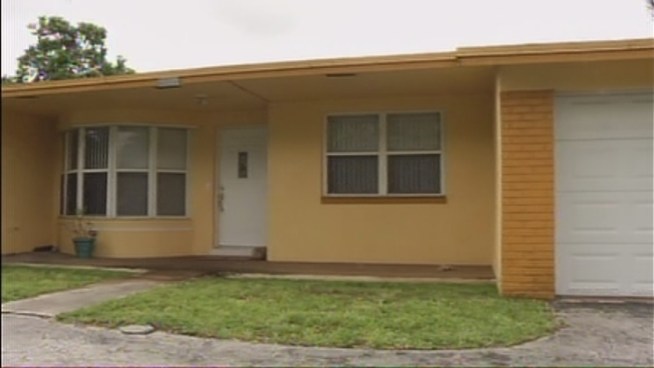 An 11-year-old boy is being credited with helping police catch three juvenile suspects who broke into his Hollywood home when his father went to pick up dinner Thursday. The boy and his father, Luis Gutierrez, discuss the incident.