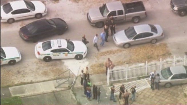 Joshua Dumas, 33, provided false information to a patrol officer at a gas station before he jumped into a silver Chrysler and drove away, Miami-Dade Police said. The vehicle's owner, Monique McKellar, and witness Santiago Rebollo and Miami-Dade Police spokesman Det. Javier Baez spoke about the pursuit.
