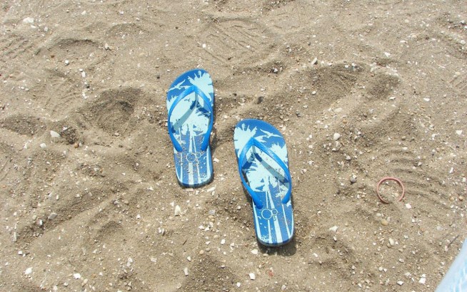 Docs Say Flip-Flops Not Very Foot-Friendly