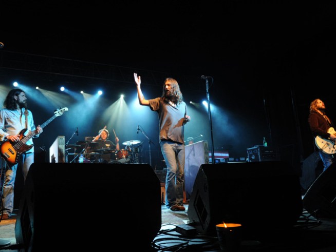 The Crowes Fly In