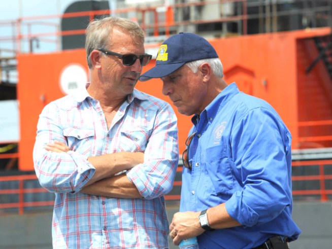 Kevin Costner Rides Oil Cleaning Machine to the Rescue in Gulf