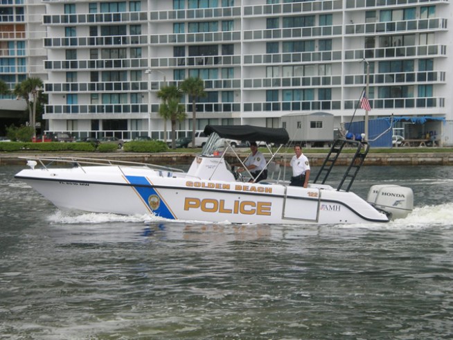Burglar on Boat Attempts to Break Into Mayor's Home