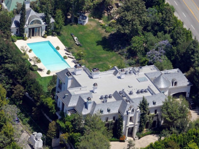 Designer to Move Into Jackson Estate