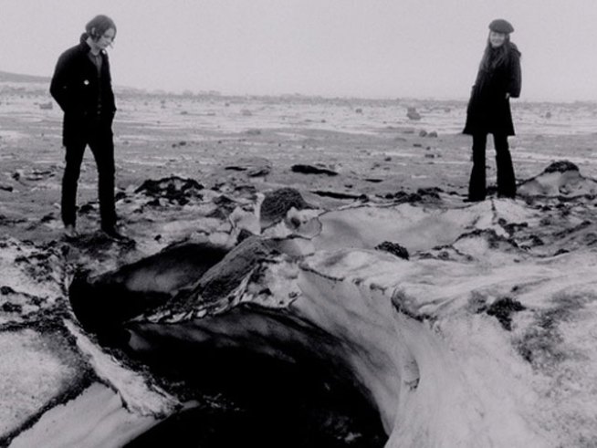 White Stripes Documentary Opens to 700 Person Army