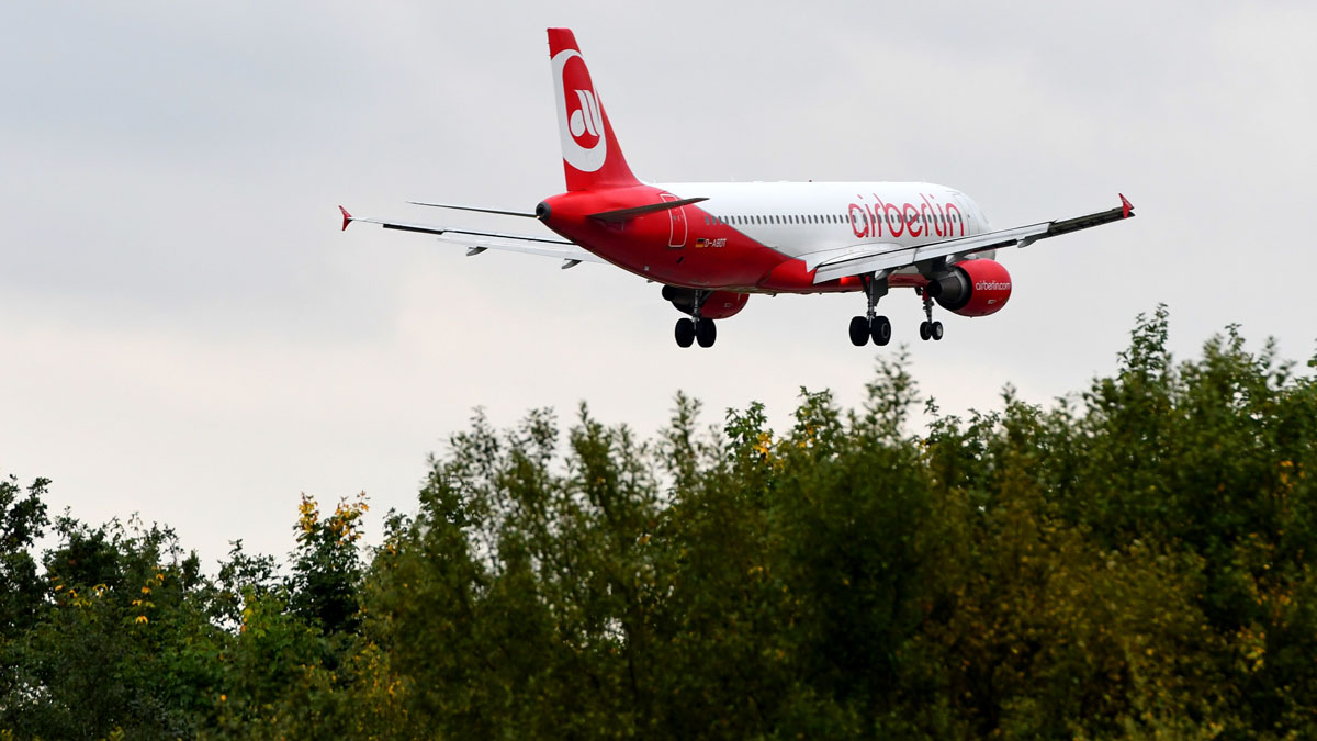 Air Berlin Pilots Suspended After Risky Fly-By Farewell