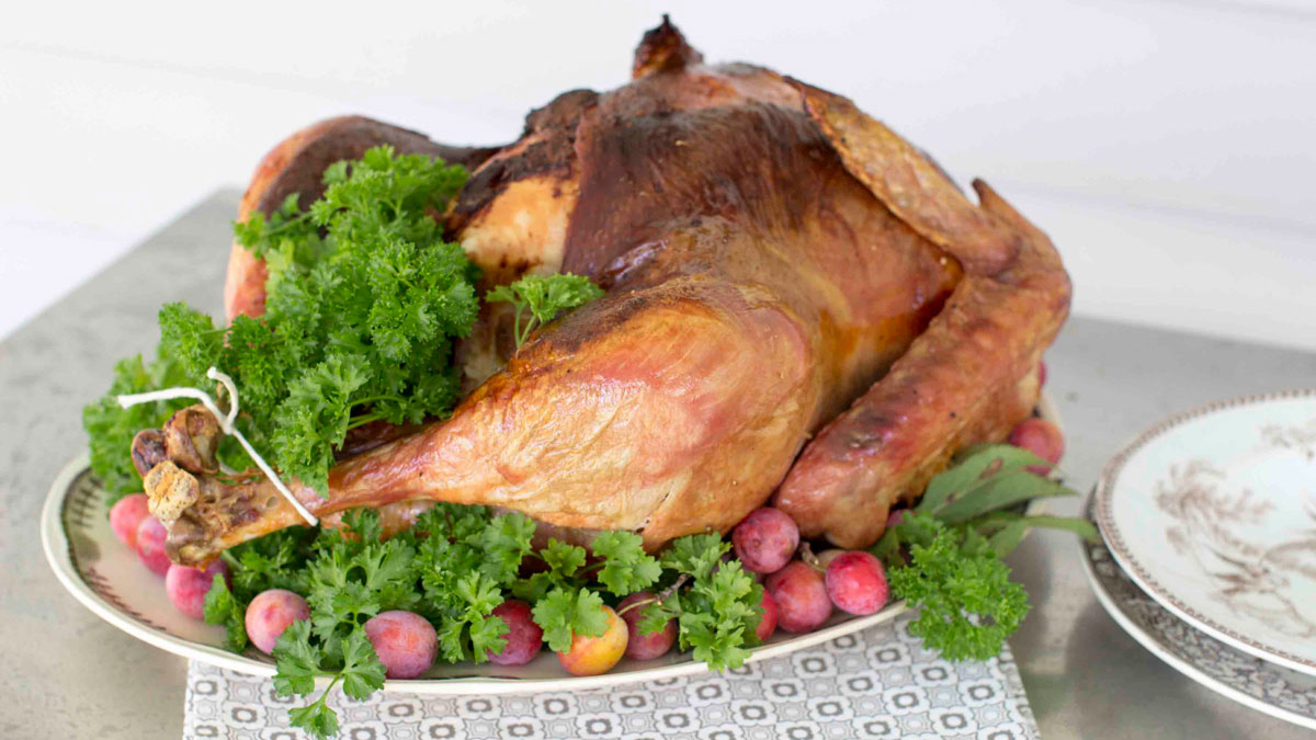 Locals Pitch in at Church Feeding after Turkeys Stolen