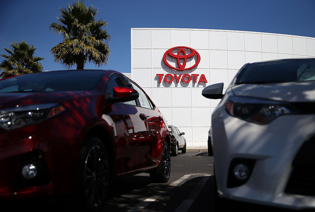 Takata Airbag Recall Expanded to Toyota, Scion Drivers