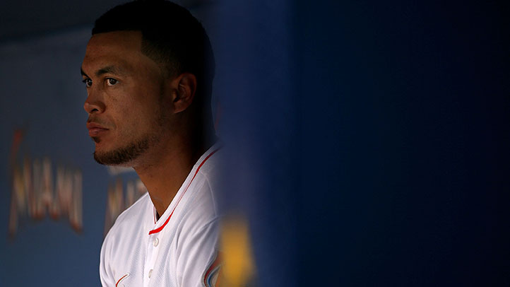 Marlins' Stanton Skips Trip Due to Sore Knee