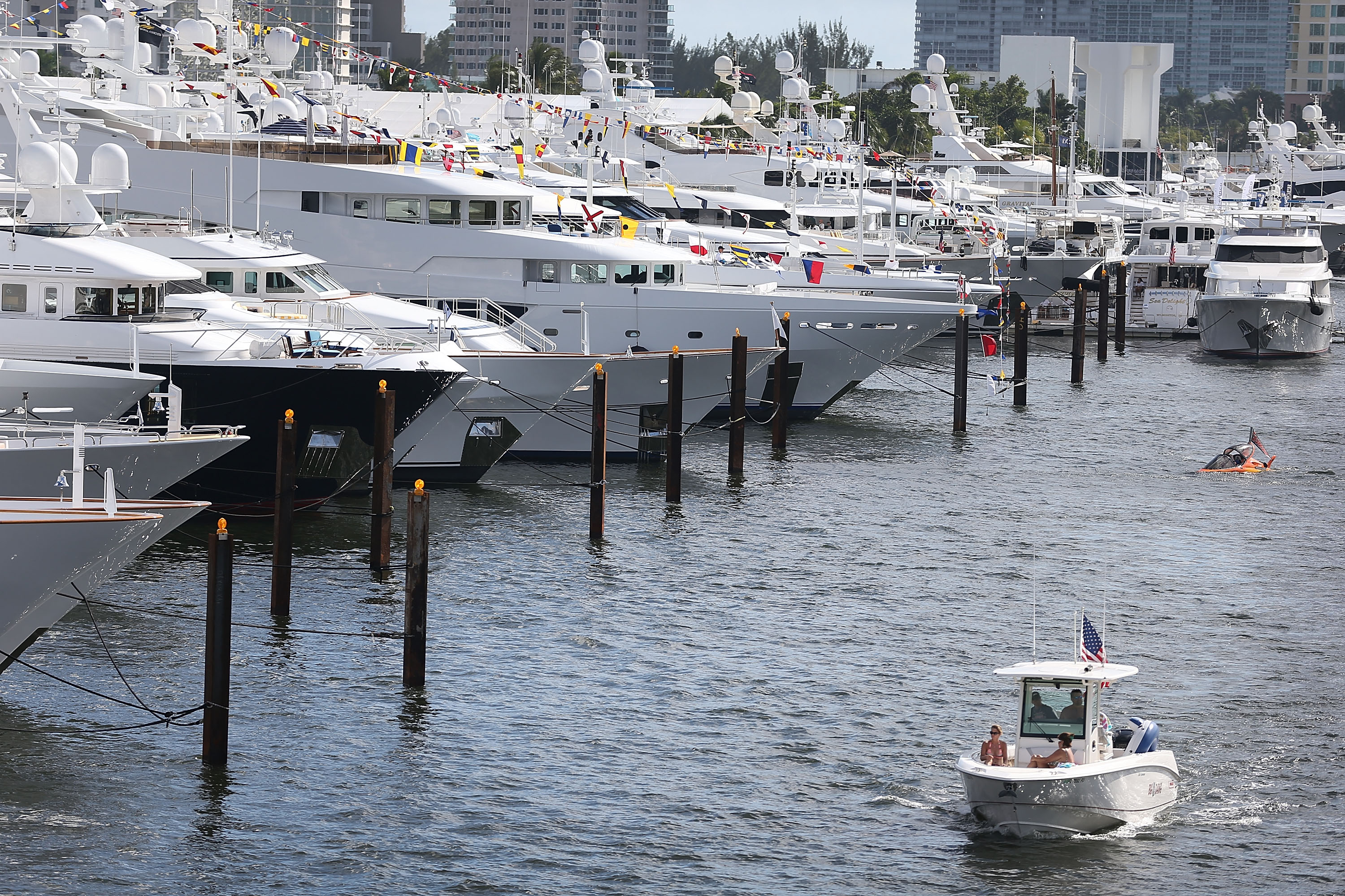 Water Taxi Of Ft. Lauderdale Offers Special Before Boat Show