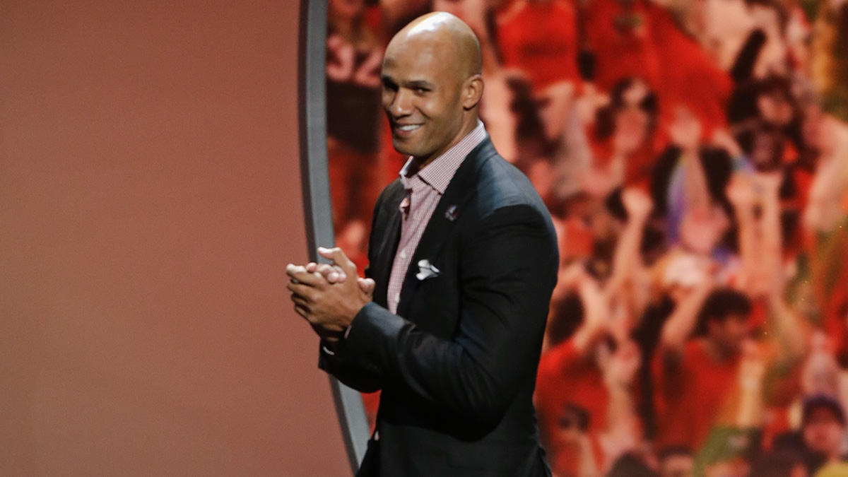 Dolphins' Taylor Inducted Into Pro Football Hall of Fame