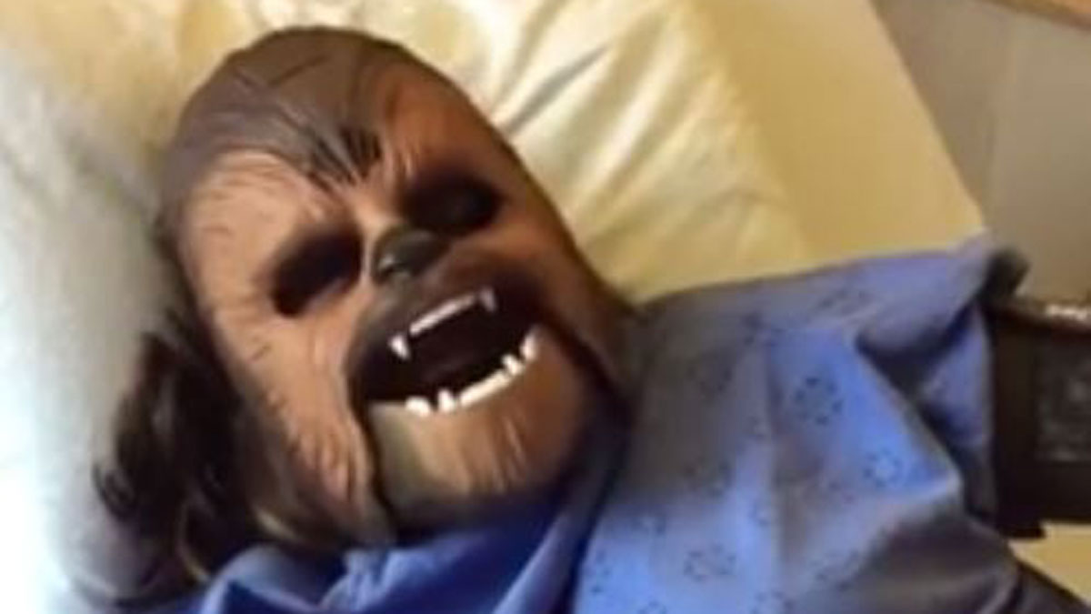 Mom-to-Be Wears Chewbacca Mask While in Labor
