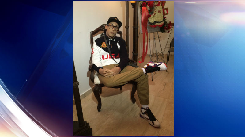 Velorio exótico: sentado y con los ojos abiertos