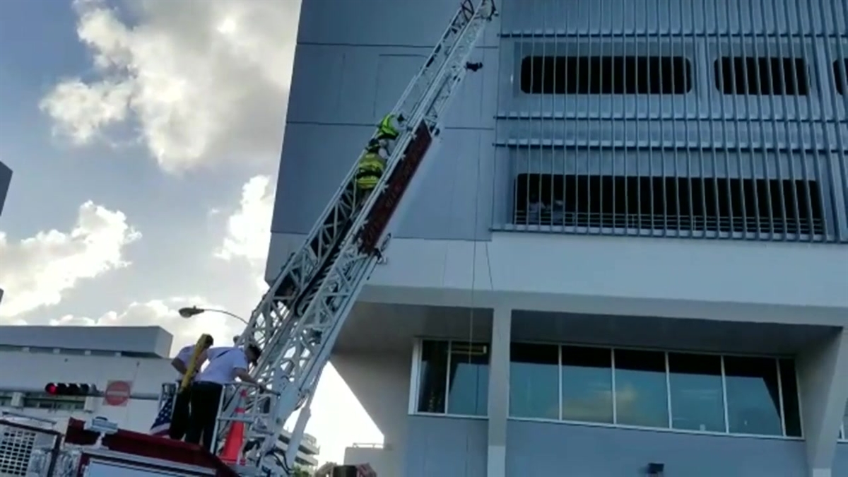 Worker Rescued From Scaffold of SW Miami-Dade Building