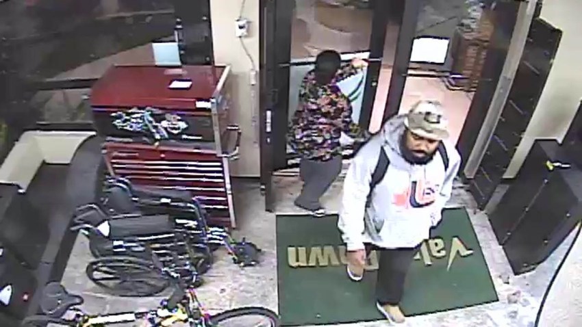 021614 hollywood pawn shop robbery suspect