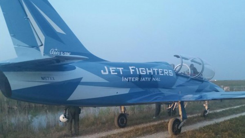 031616 jet lands florida everglades