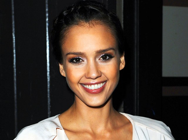 040410 Jessica Alba Thumb