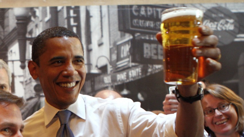 042409 obama beer p1 1