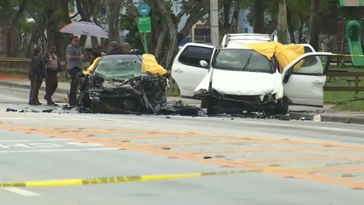 Woman Killed Man Critical After 2 Car Crash In Nw Miami Dade Nbc 6