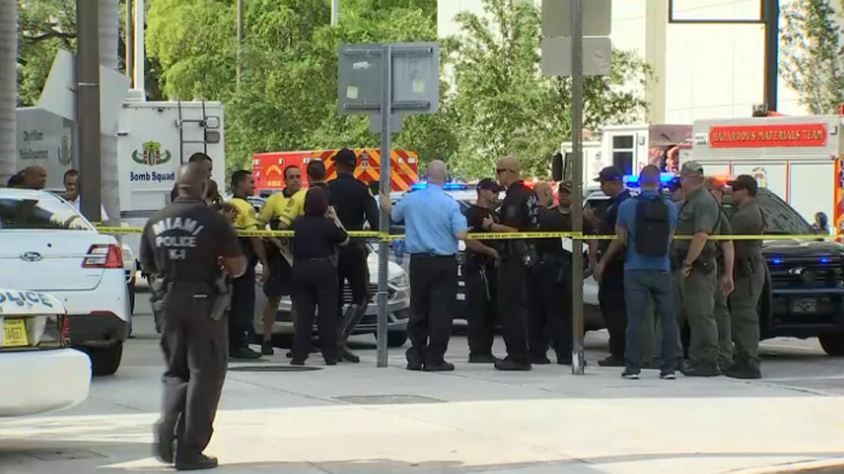 Buildings Evacuated As Police Investigate Possible Bomb Threat In Miami ...