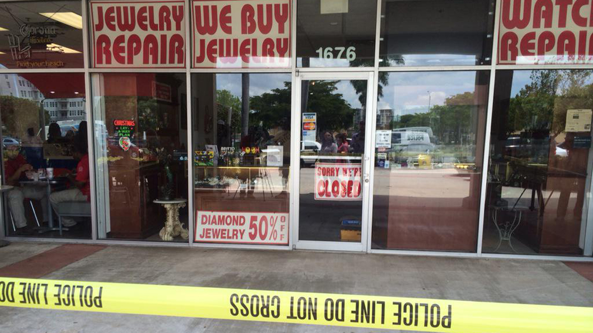 Jewelry Store Robbed at Gunpoint in MiamiDade NBC 6